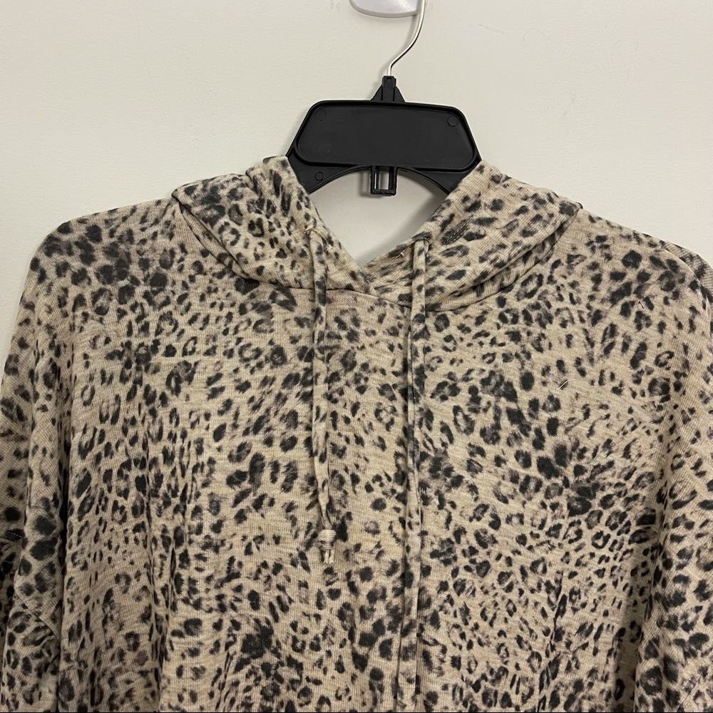 NWT✨anthropologie Sundry Leopard Cozy Hoodie - Picture 4 of 12